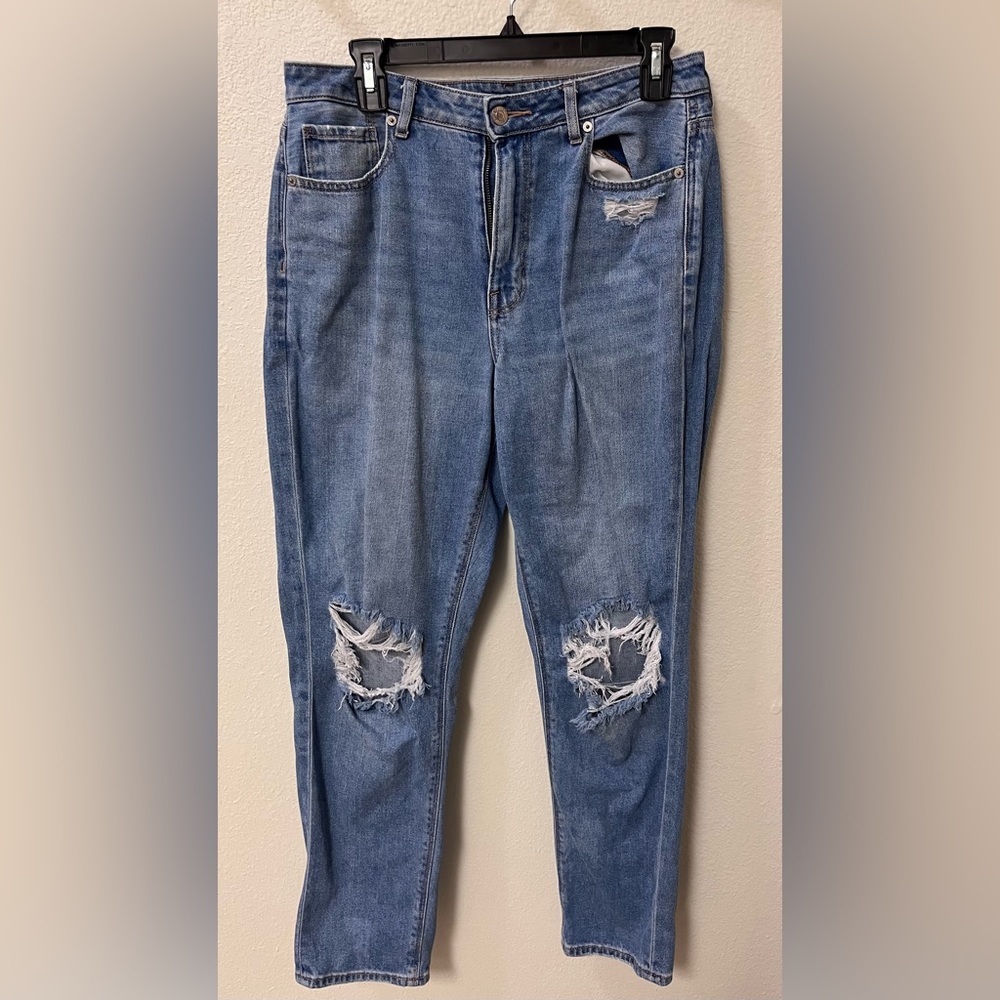 American Eagle Medium Wash Distressed Mom Jeans Women’s Size 8 Regular